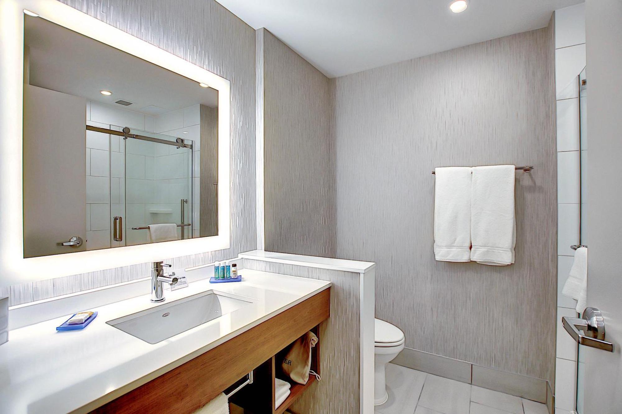 Holiday Inn Express & Suites - Calgary Airport Trail Ne By Ihg Εξωτερικό φωτογραφία