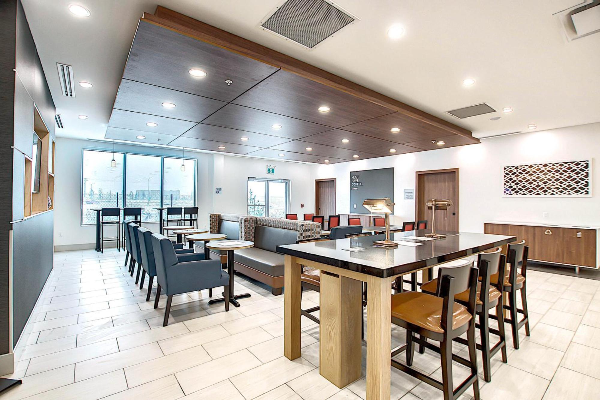 Holiday Inn Express & Suites - Calgary Airport Trail Ne By Ihg Εξωτερικό φωτογραφία