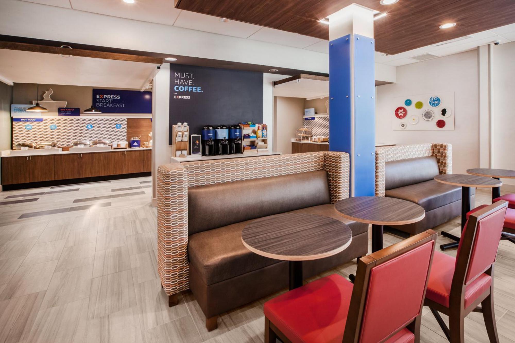 Holiday Inn Express & Suites - Calgary Airport Trail Ne By Ihg Εξωτερικό φωτογραφία