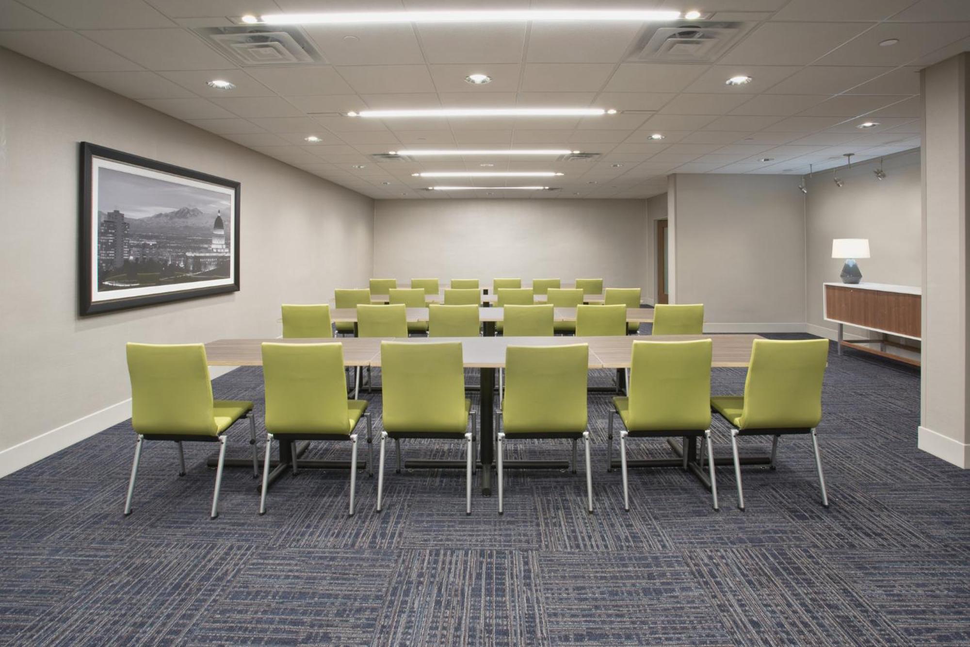 Holiday Inn Express & Suites - Calgary Airport Trail Ne By Ihg Εξωτερικό φωτογραφία