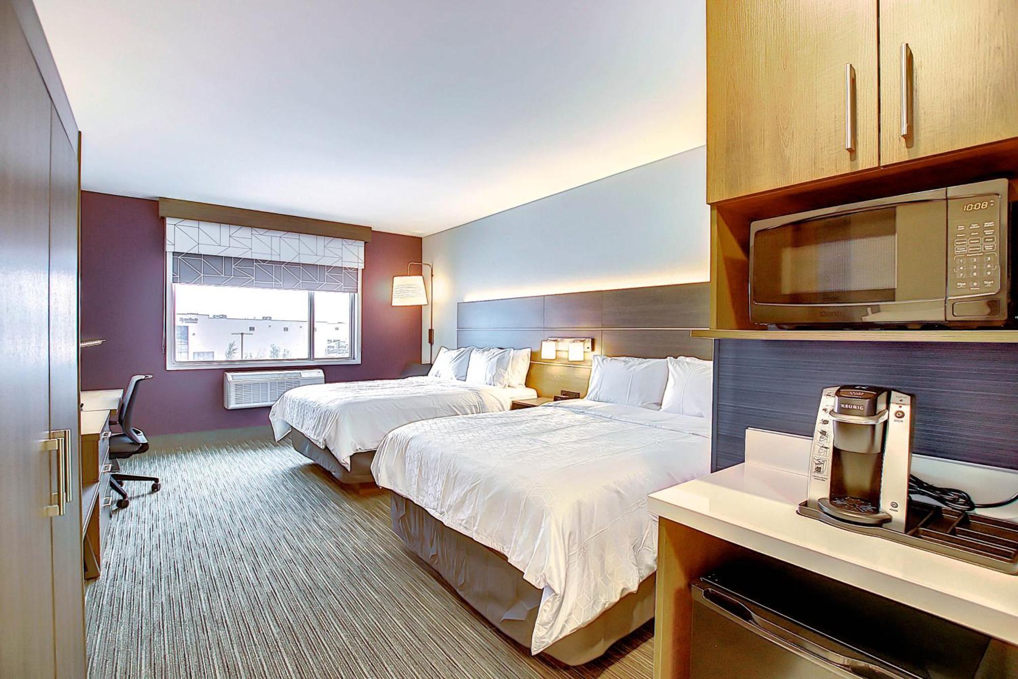 Holiday Inn Express & Suites - Calgary Airport Trail Ne By Ihg Εξωτερικό φωτογραφία