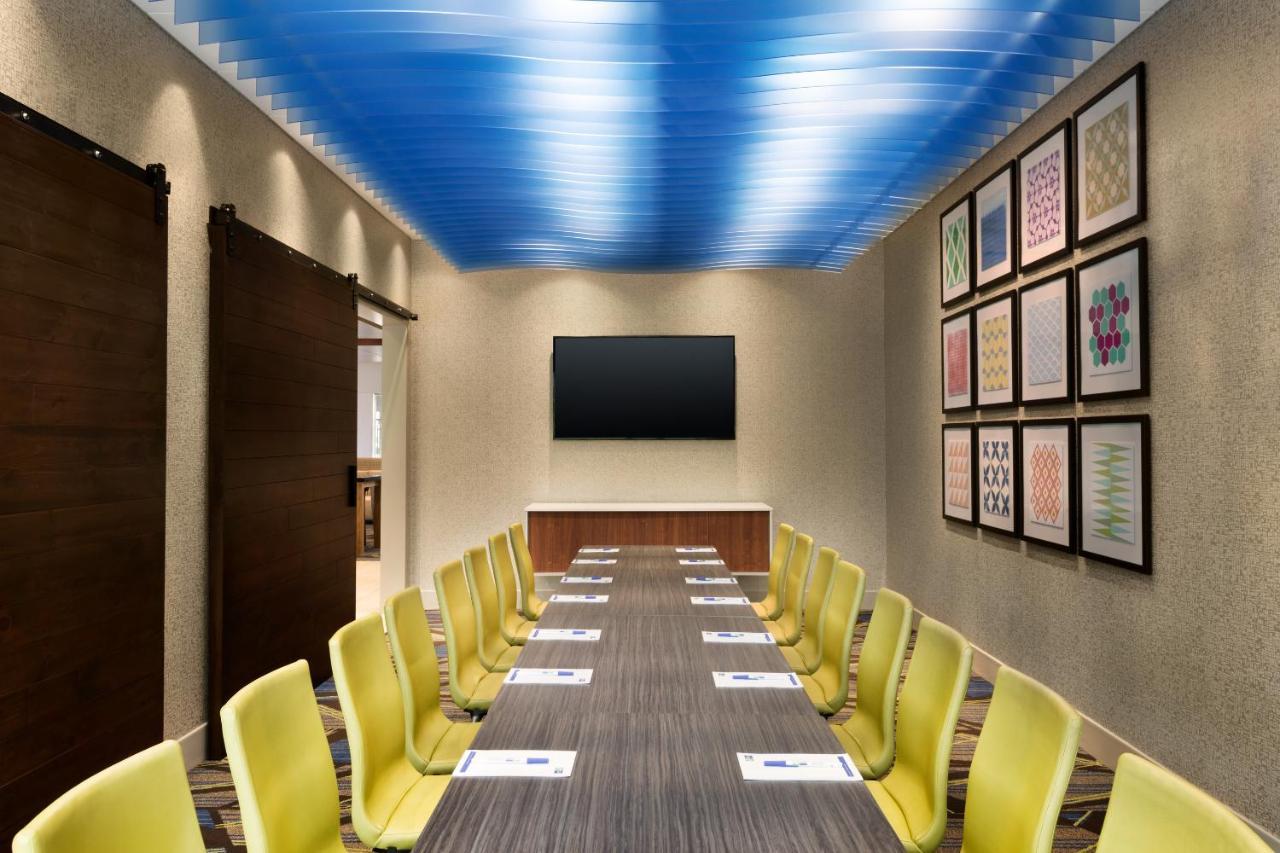 Holiday Inn Express & Suites - Calgary Airport Trail Ne By Ihg Εξωτερικό φωτογραφία