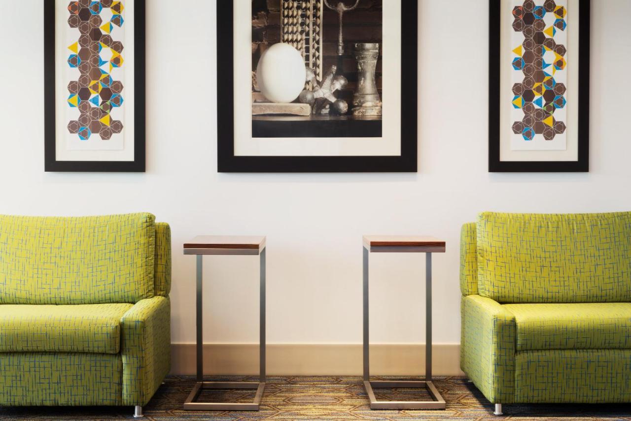 Holiday Inn Express & Suites - Calgary Airport Trail Ne By Ihg Εξωτερικό φωτογραφία